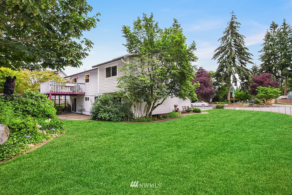 5 217th Place Southeast Bothell, WA 98021 - Photo 4 of 25