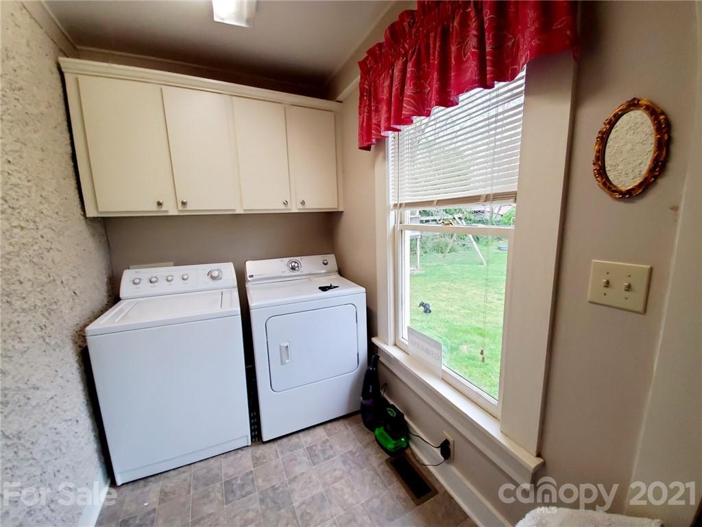 314 Mitchell Avenue Salisbury, NC 28144 - Photo 19 of 19 a utility room with dryer and washer