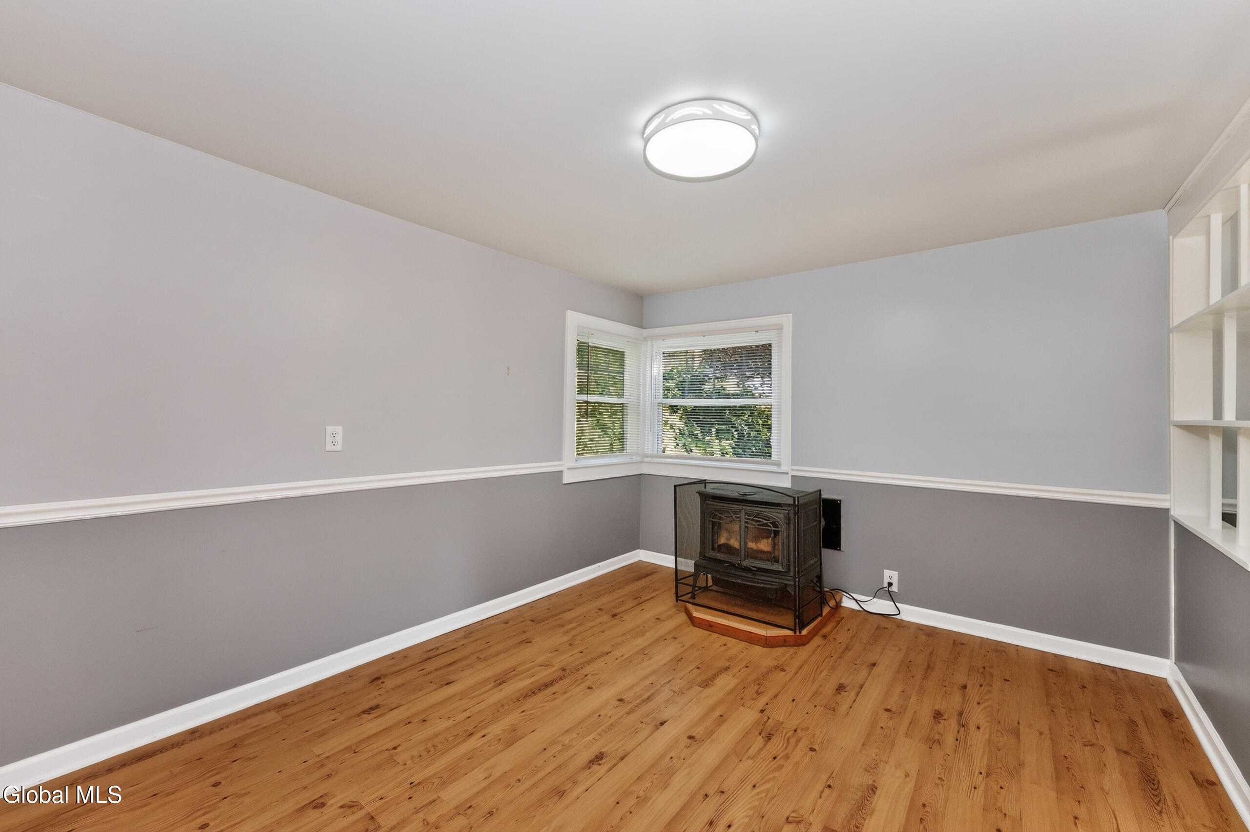 1059 Sacandaga Road Schenectady, NY 12302 - Photo 11 of 28 3 Diningroom 2