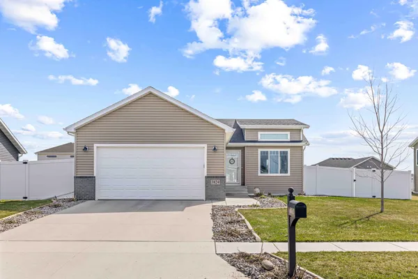 $399,900 | 3824 16th Street South, Moorhead, MN 56560
