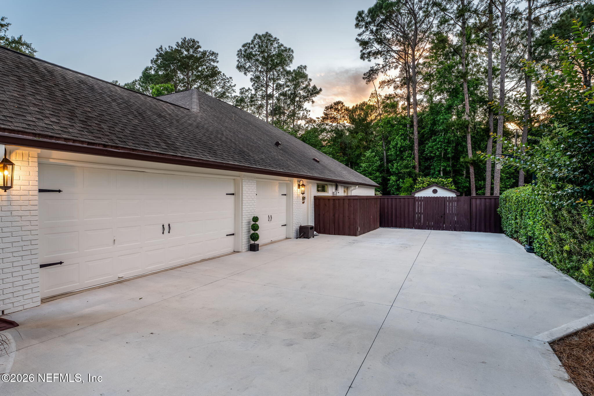 1204 Creek Bend Road St. Johns, FL 32259 - Photo 10 of 107 3 car garage