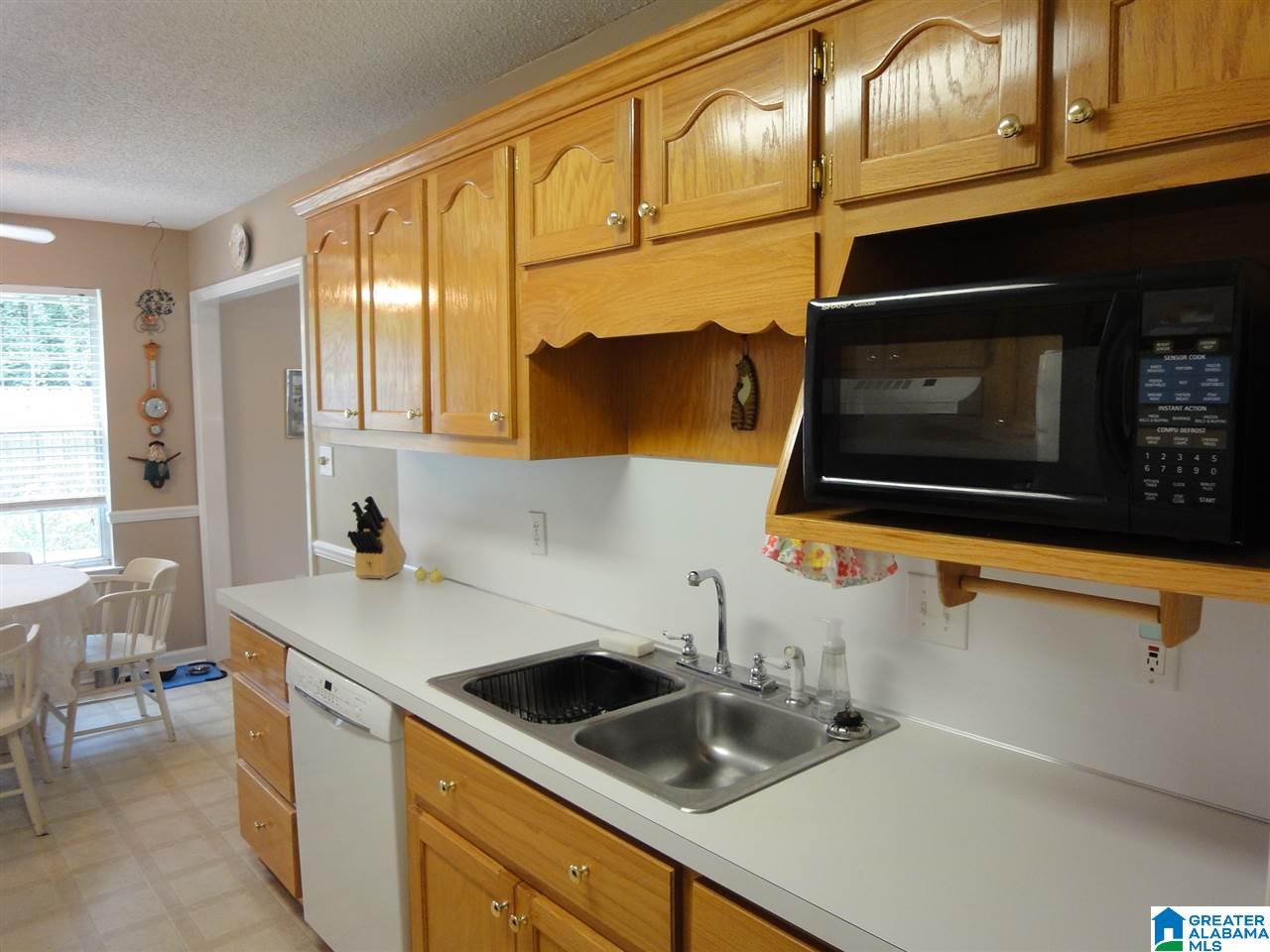 138 Cambridge Pointe Circle Alabaster, AL 35007 - Photo 7 of 40