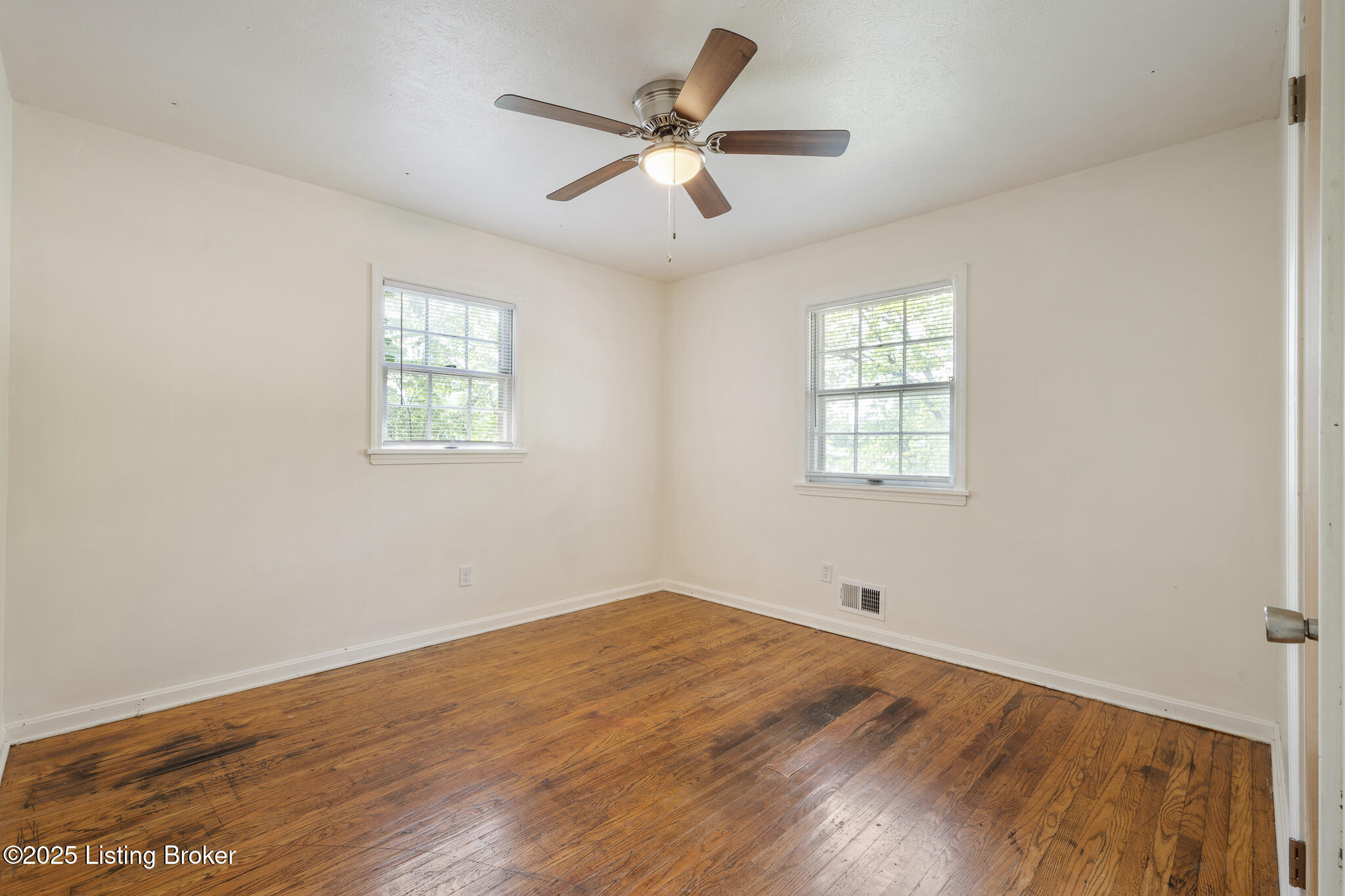 7103 Shepherdsville Road Louisville, KY 40219 - Photo 18 of 32 Bedroom 2