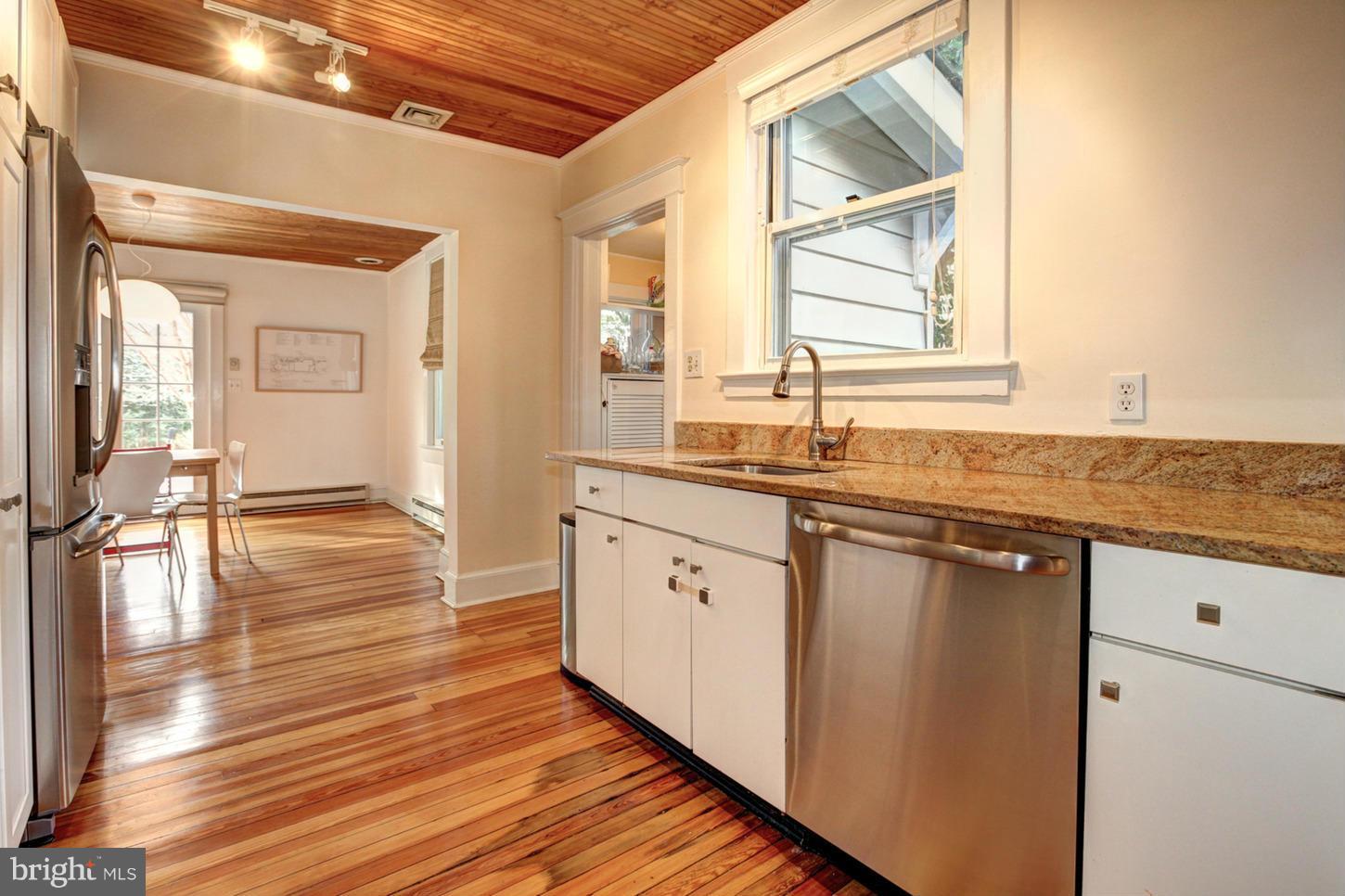 7814 Maple Ridge Road Bethesda, MD 20814 - Photo 15 of 30 Kitchen