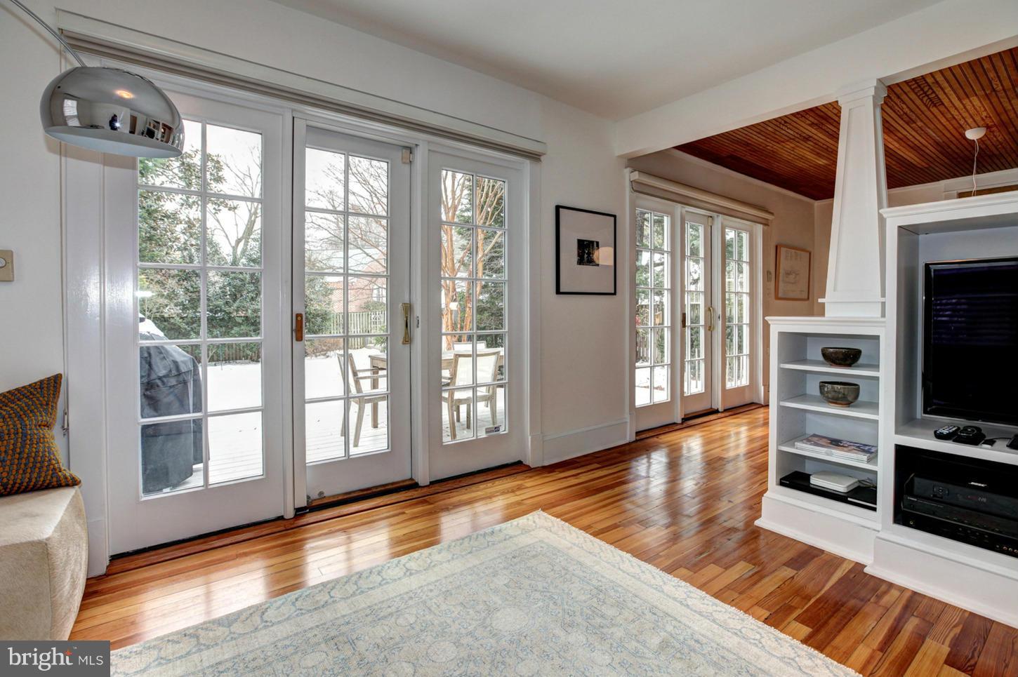 7814 Maple Ridge Road Bethesda, MD 20814 - Photo 19 of 30 Family Room