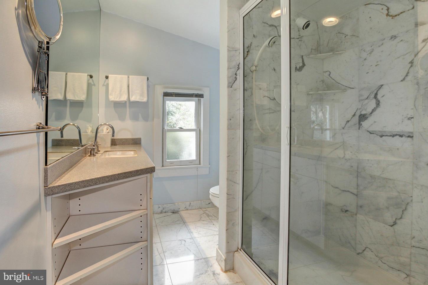 7814 Maple Ridge Road Bethesda, MD 20814 - Photo 23 of 30 Bath (Master)