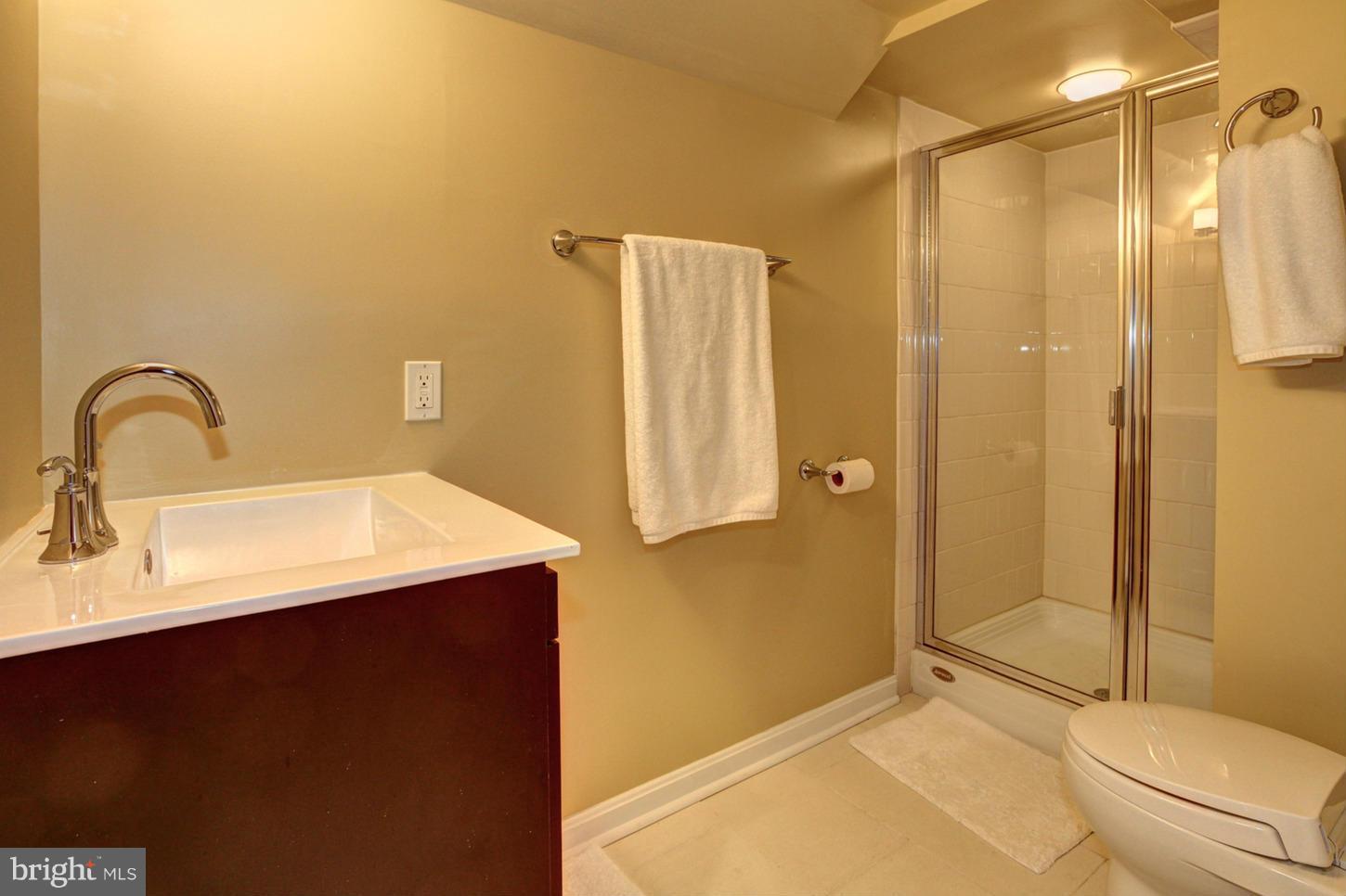 7814 Maple Ridge Road Bethesda, MD 20814 - Photo 26 of 30 Lower Level Bath