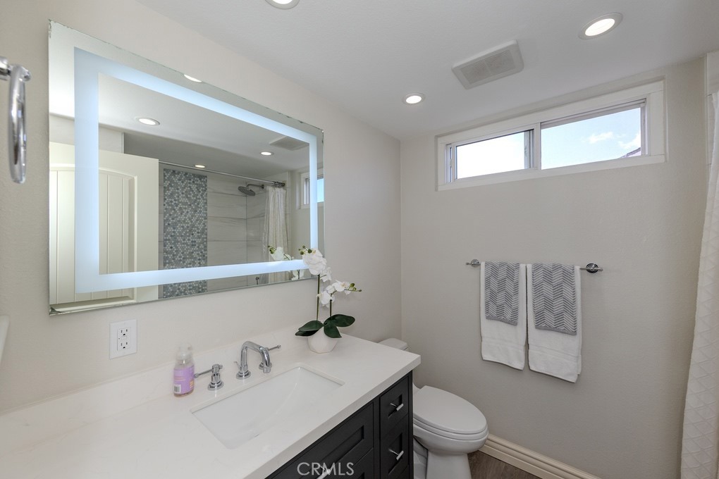 19542 Drybrook Lane Huntington Beach, CA 92646 - Photo 33 of 55 Upstairs Hall Bath