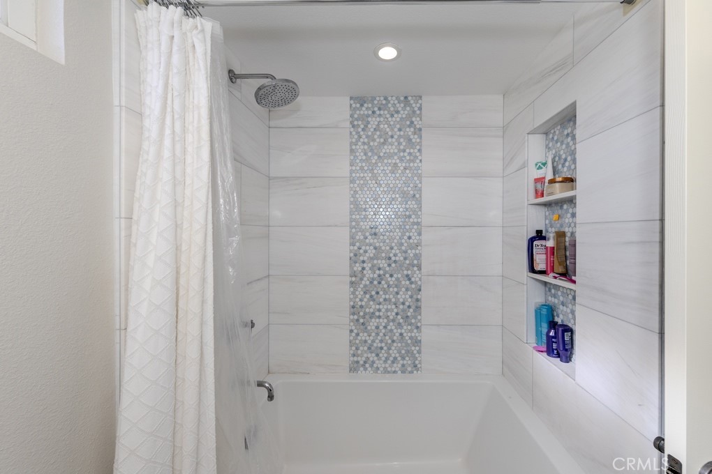 19542 Drybrook Lane Huntington Beach, CA 92646 - Photo 35 of 55 Shower/Tub Combo in the Upstairs Hall Bath