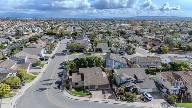 $1,825,000 | 19542 Drybrook Lane, Huntington Beach, CA 92646