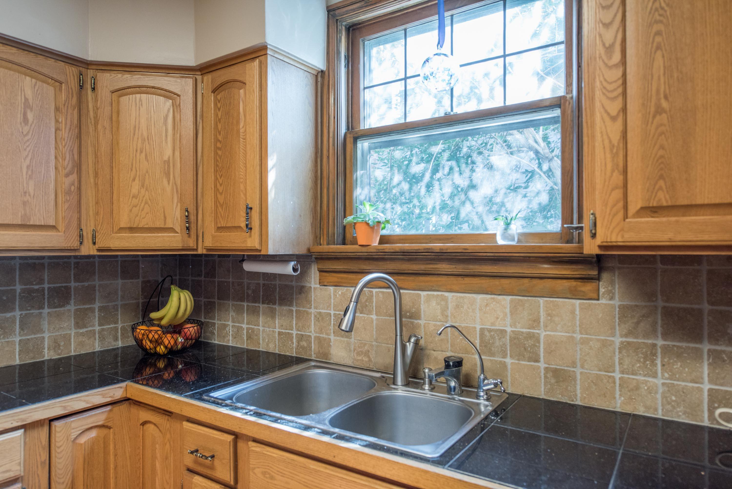995 South Cassingham Road Columbus, OH 43209 - Photo 12 of 38