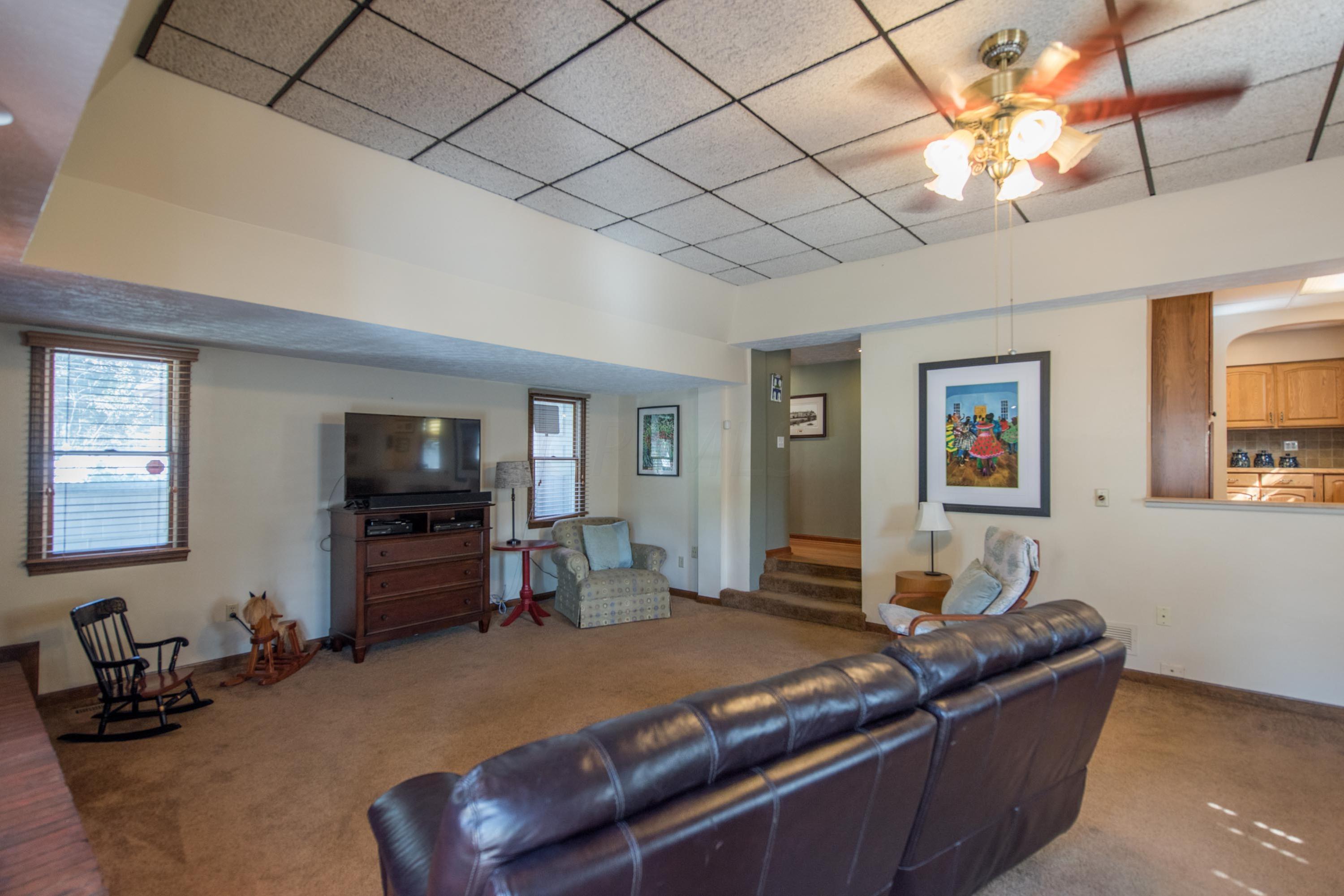 995 South Cassingham Road Columbus, OH 43209 - Photo 19 of 38