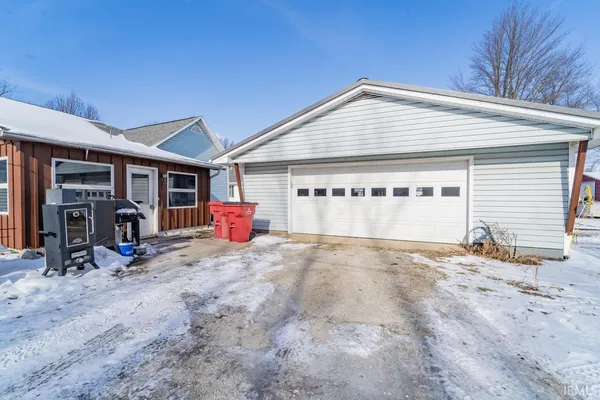 $180,000 | 320 North Walnut Street, Etna Green, IN 46524