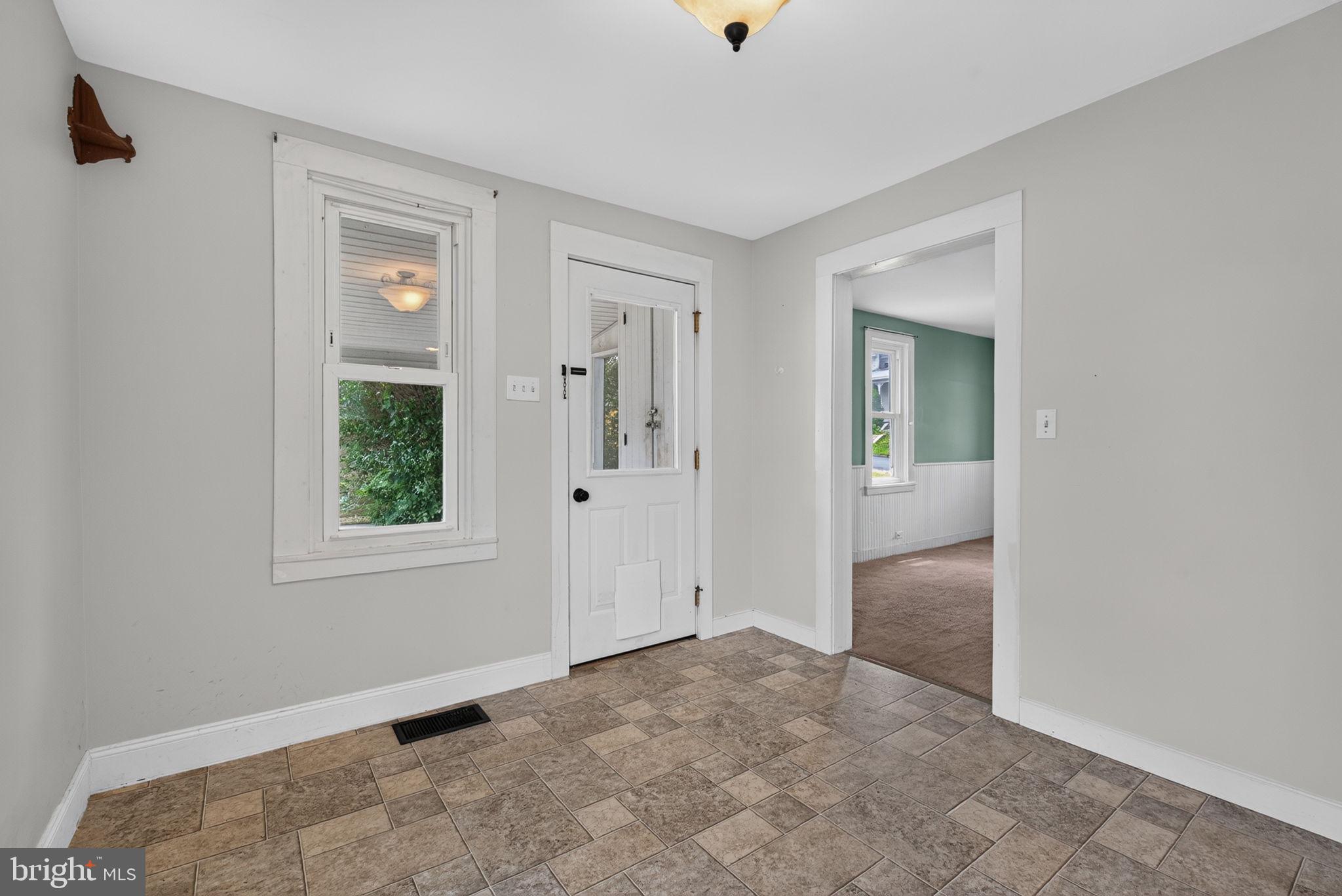 990 Maple Street Lititz, PA 17543 - Photo 13 of 37