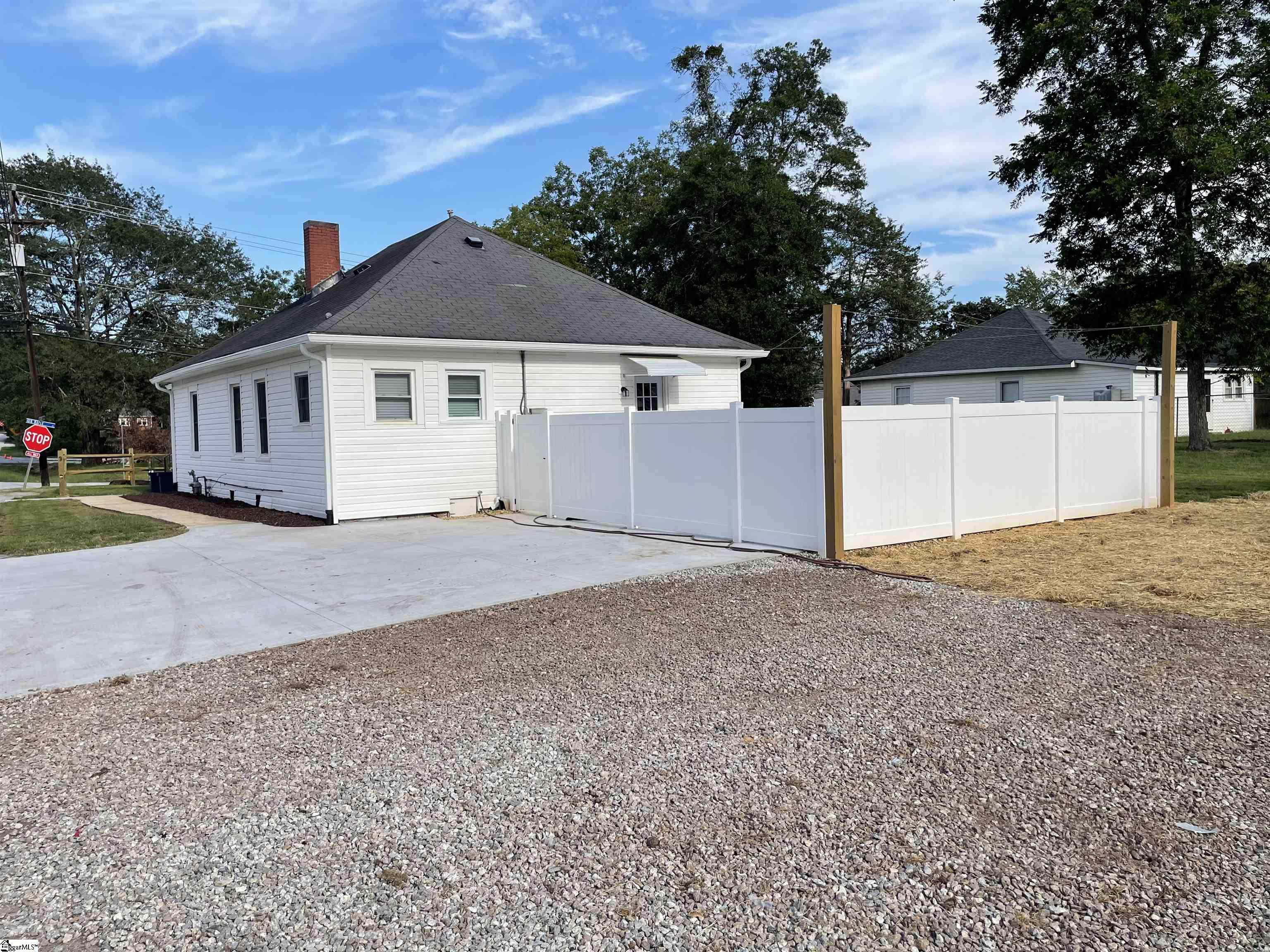 315 North Maple Street Simpsonville, SC 29681 - Photo 13 of 32