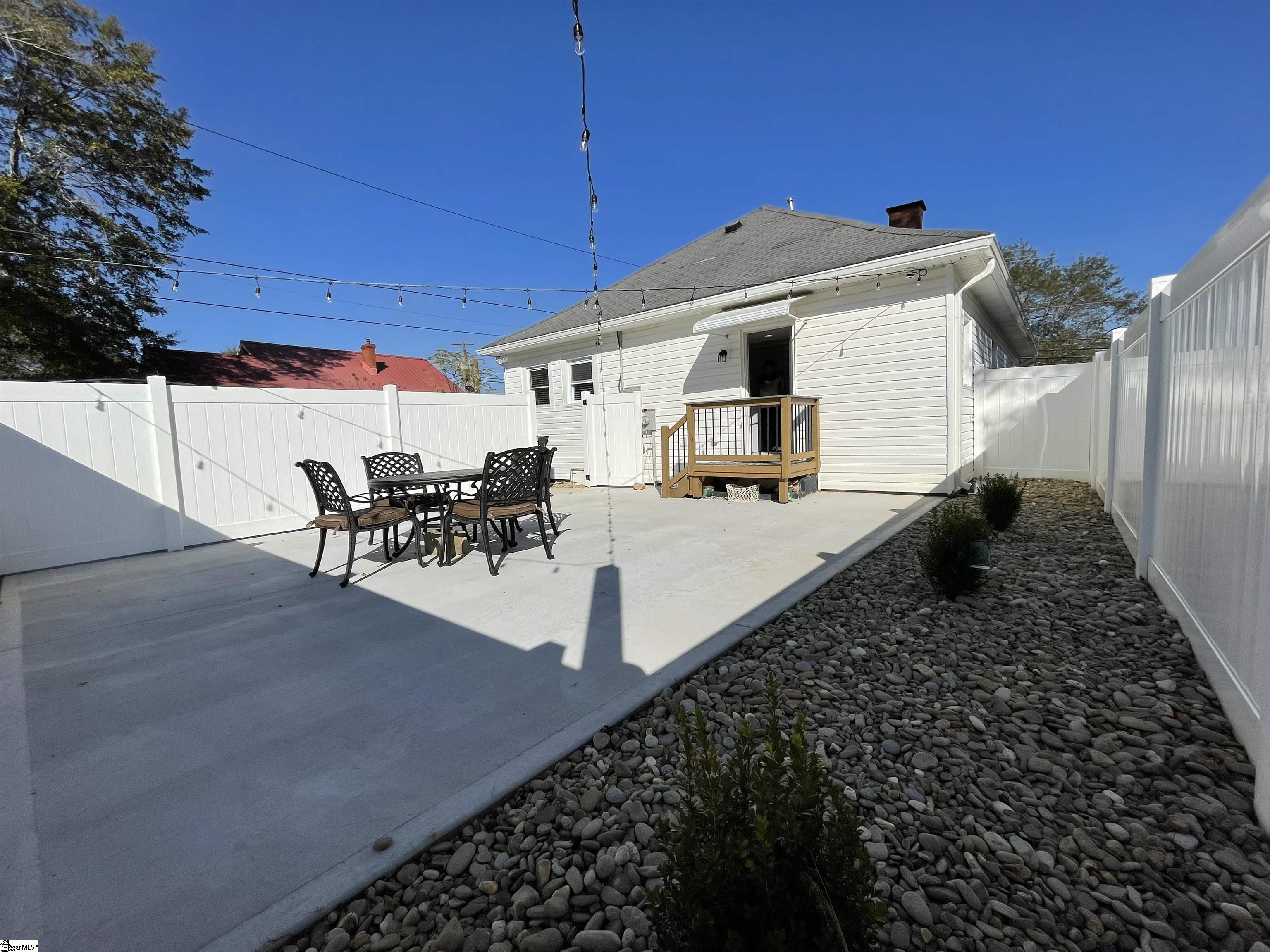 315 North Maple Street Simpsonville, SC 29681 - Photo 2 of 32