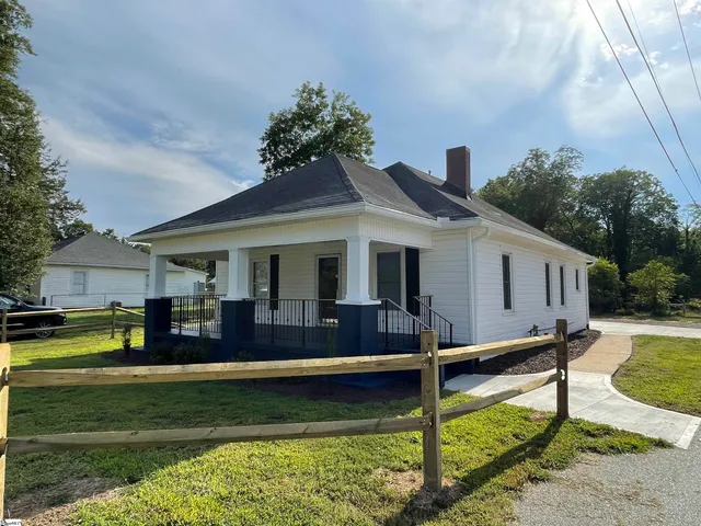$2,000 | 315 North Maple Street, Simpsonville, SC 29681
