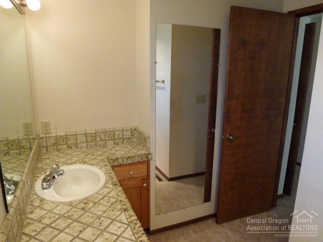 20220 Rae Road Bend, OR 97702 - Photo 18 of 22 Master