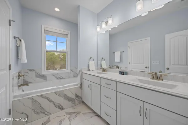 $538,500 | 807 Dan Owen Drive, Hampstead, NC 28443