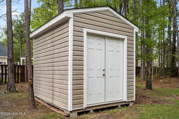 $538,500 | 807 Dan Owen Drive, Hampstead, NC 28443