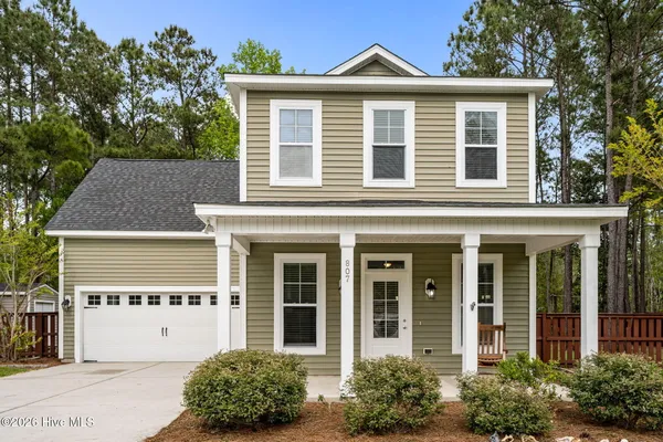 $538,500 | 807 Dan Owen Drive, Hampstead, NC 28443