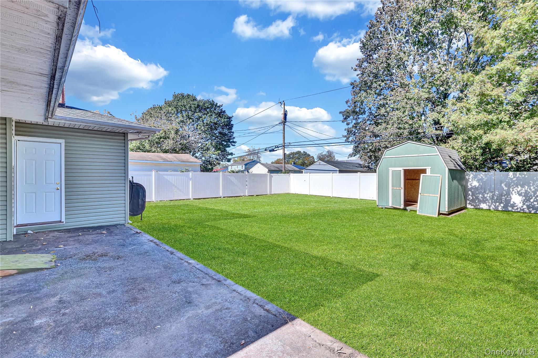 34 Croydon Road Amityville, NY 11701 - Photo 13 of 14