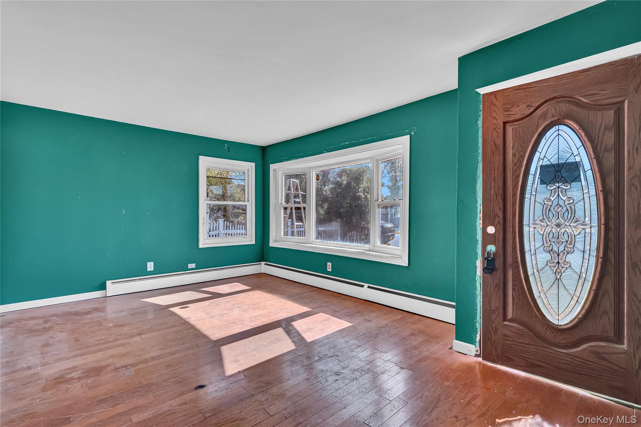 34 Croydon Road Amityville, NY 11701 - Photo 3 of 14