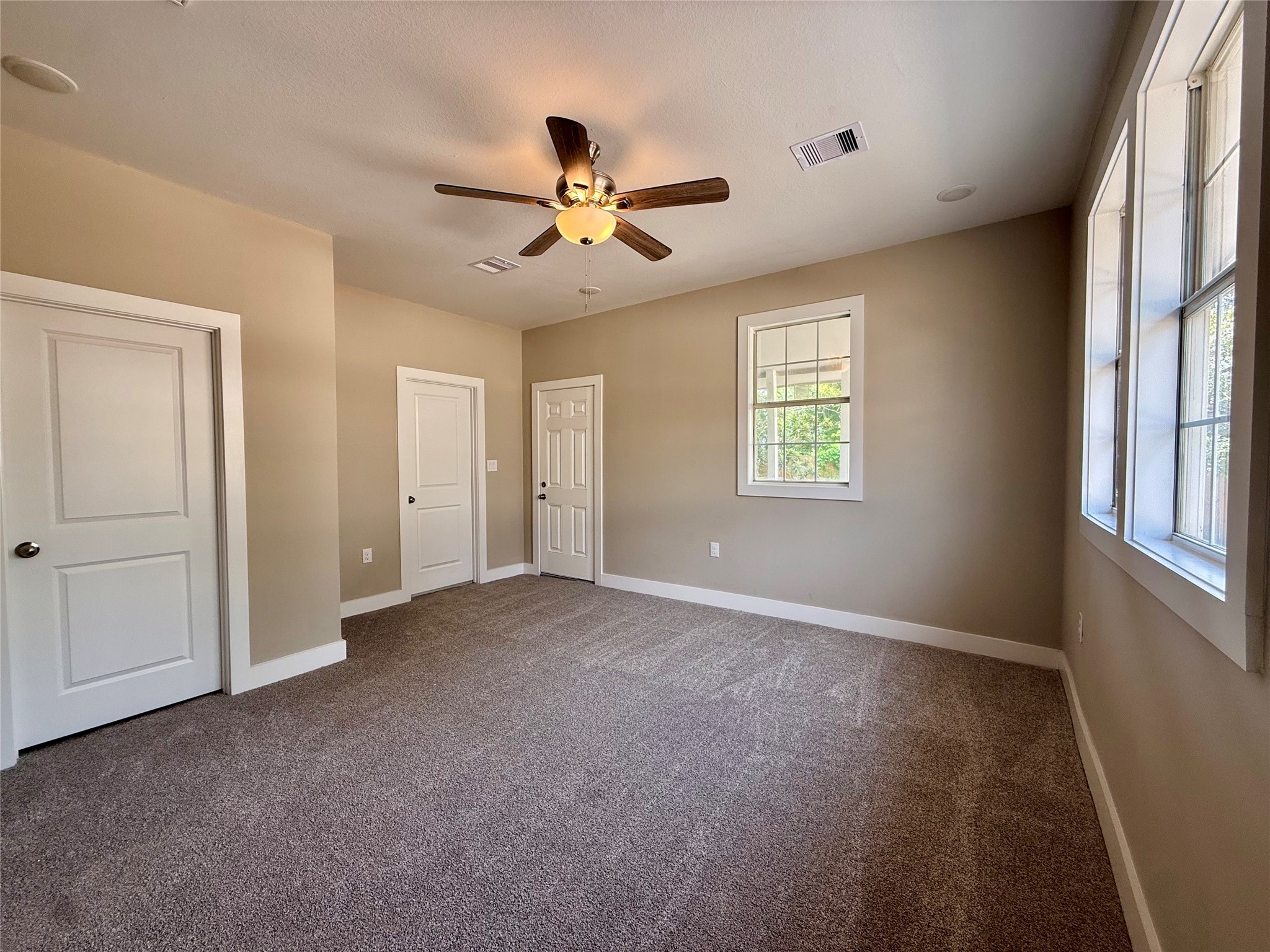 1816 Ryon Street Houston, TX 77009 - Photo 9 of 14 a view of an empty room with a window