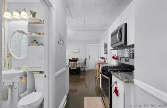 $1,600 | 70 Chadwick Avenue, Unit 1, Hartford, CT 06106