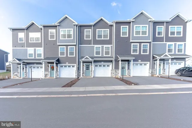 $315,000 | 120 Highpoint Park Drive, Bellefonte, PA 16823