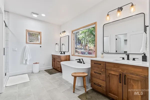 $3,490,000 | 1505 Bear Rock Trail, Cascade, ID 83611