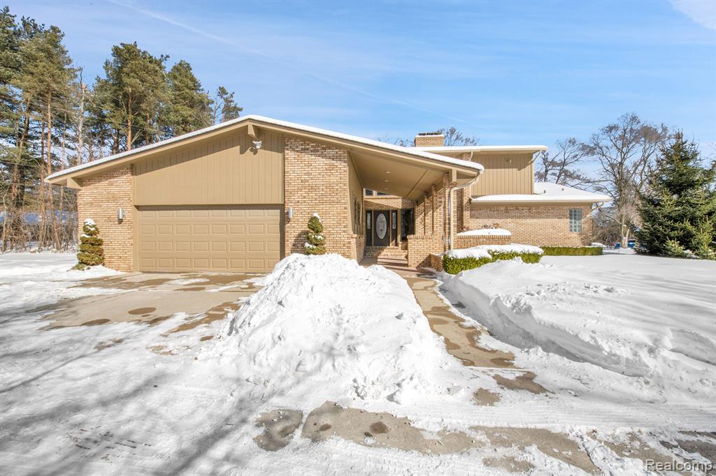 1339 East Gunn Road Rochester, MI 48306 - Photo 3 of 47