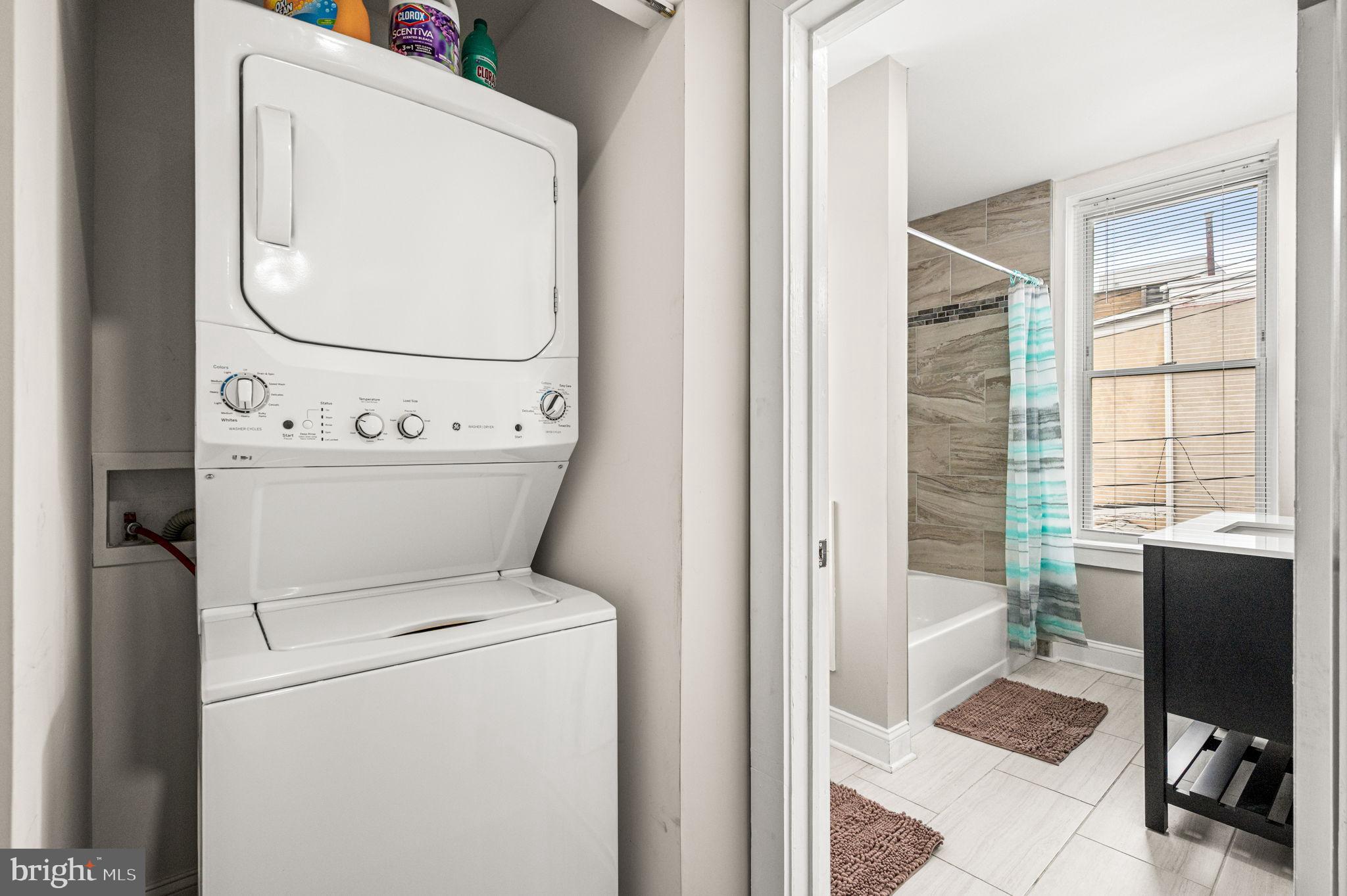 930 North 30th Street Philadelphia, PA 19130 - Photo 16 of 20 a utility room with dryer and washer
