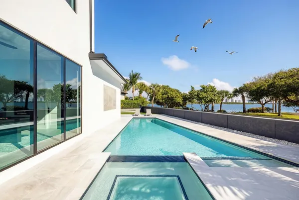 $39,000 | 706 Lakeside Circle, North Palm Beach, FL 33408