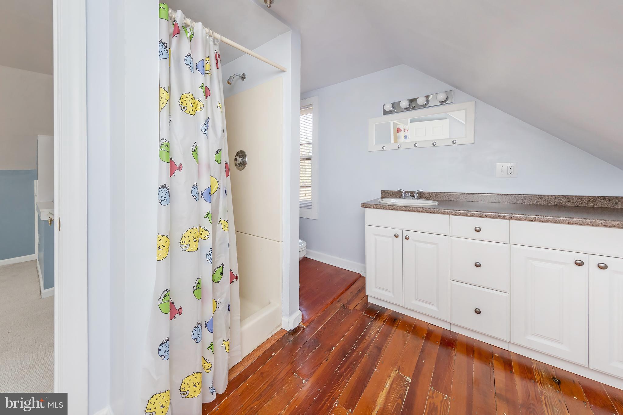 303 Warwick Road Haddonfield, NJ 08033 - Photo 42 of 48 4th bedroom bathroom