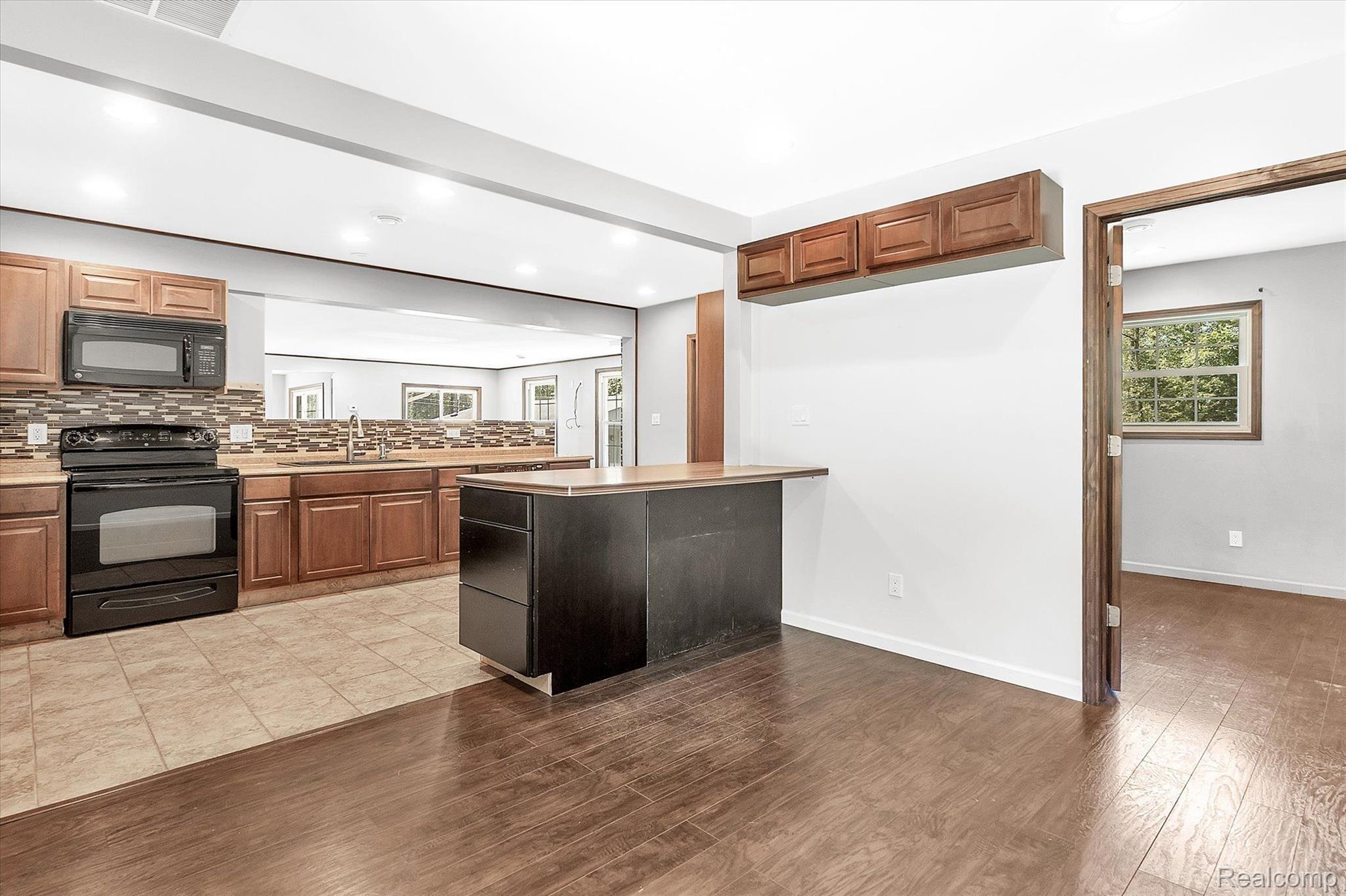 7700 Golf Club Road Howell, MI 48843 - Photo 11 of 33 Gallery Image 11