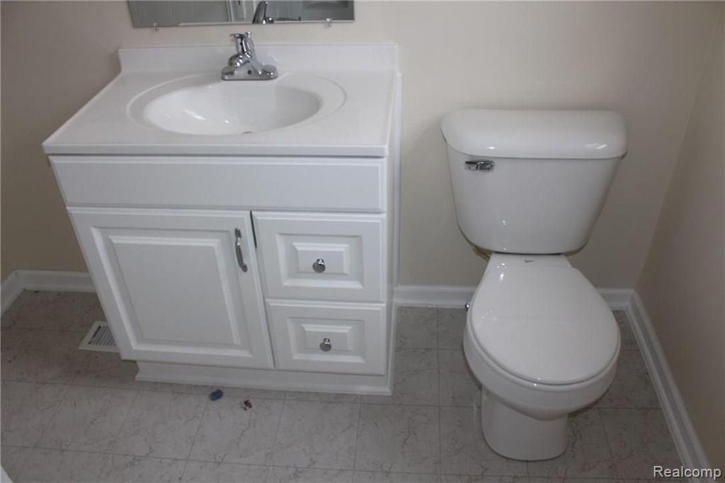 5112 Bristol Road Flint, MI 48507 - Photo 20 of 29