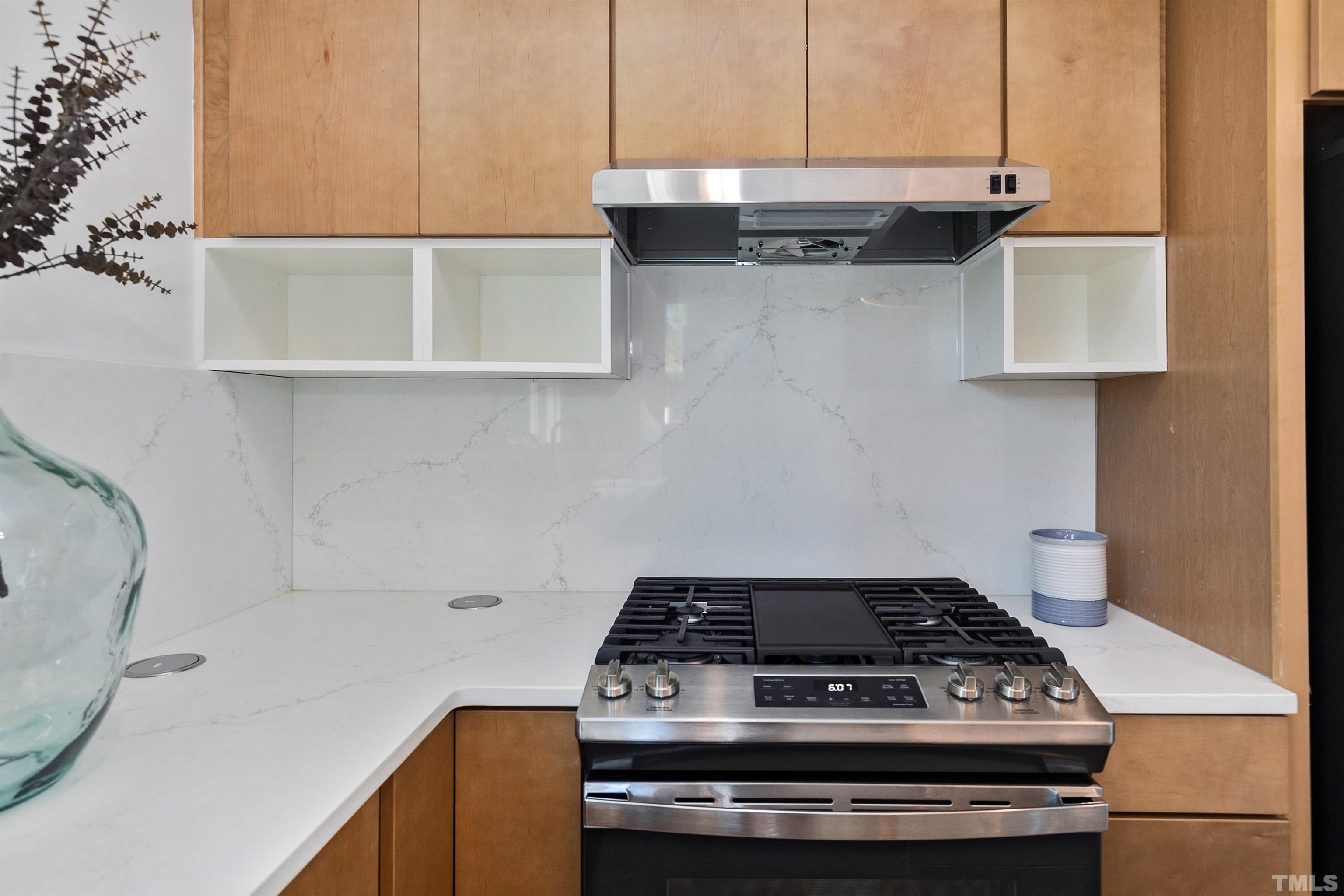 2159 Mayview Road, Unit B Raleigh, NC 27607 - Photo 8 of 29 a stove top oven sitting inside of a kitchen