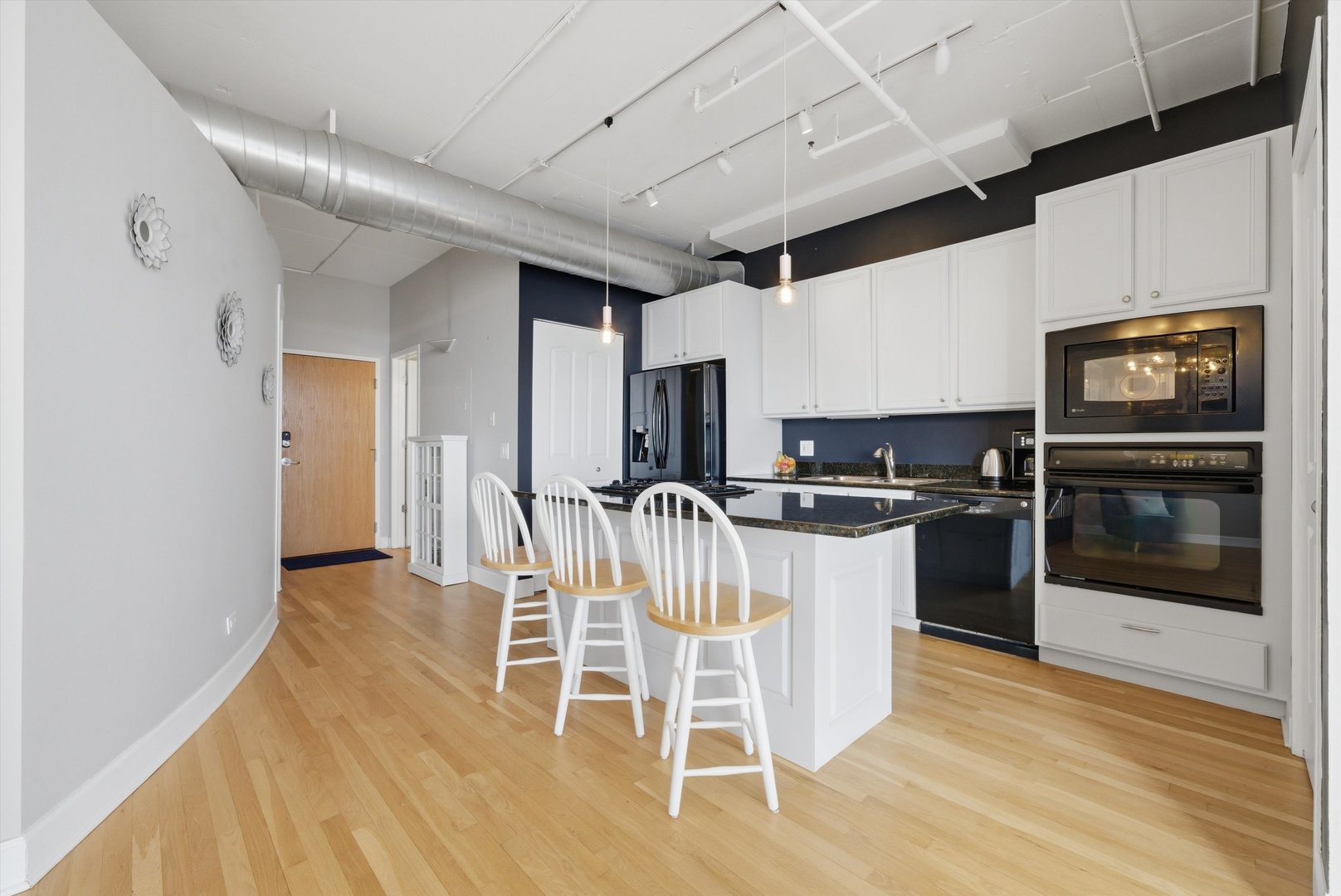 1530 South State Street, Unit 15R Chicago, IL 60605 - Photo 12 of 46