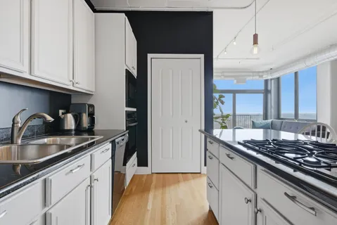 $430,000 | 1530 South State Street, Unit 15R, Chicago, IL 60605