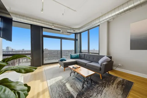 $430,000 | 1530 South State Street, Unit 15R, Chicago, IL 60605