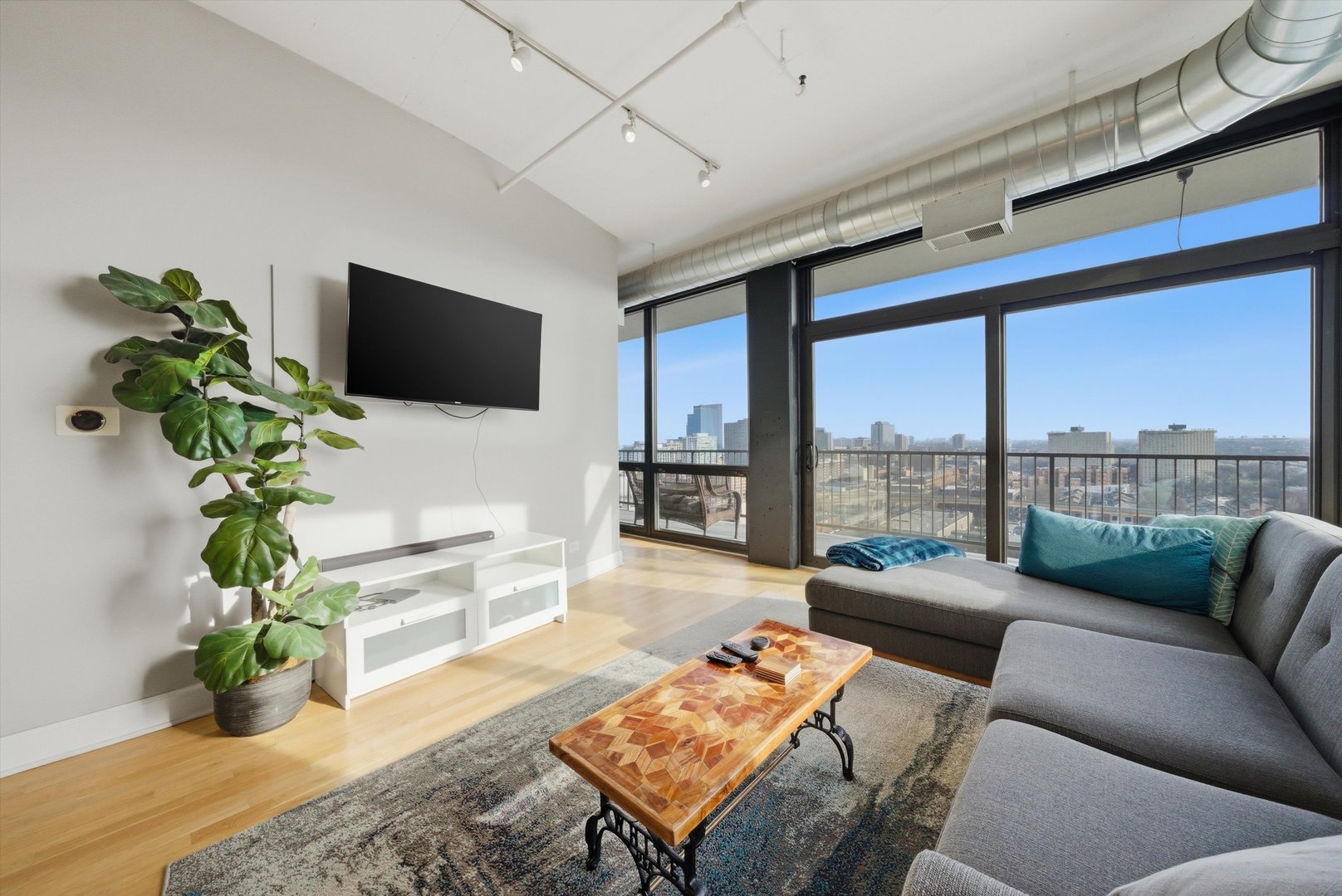1530 South State Street, Unit 15R Chicago, IL 60605 - Photo 4 of 46
