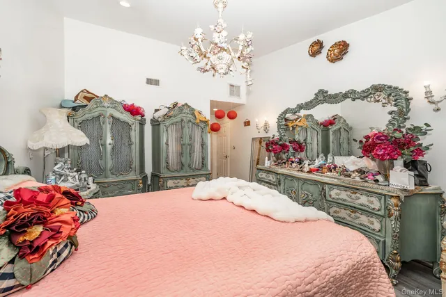 $465,000 | 5 Northwood Boulevard, Central Islip, NY 11722