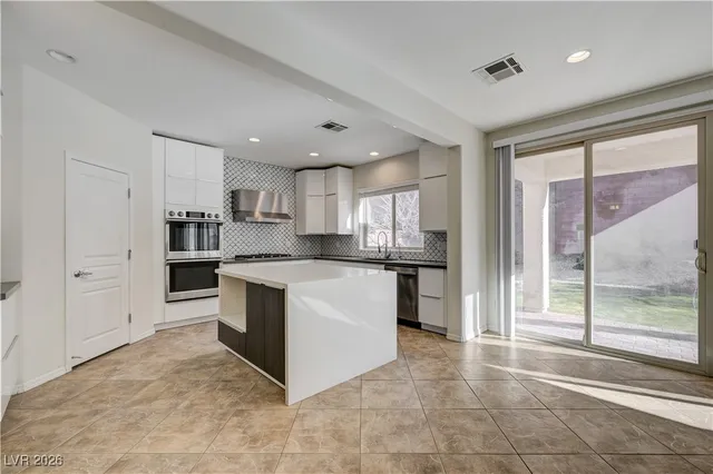 $734,999 | 2173 De Narvik Drive, Henderson, NV 89044