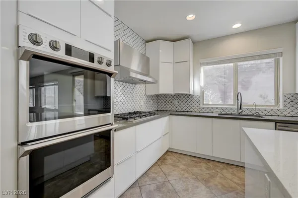 $679,000 | 2173 De Narvik Drive, Henderson, NV 89044