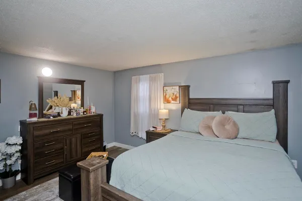 $279,900 | 93 Pendleton Avenue, Springfield, MA 01109