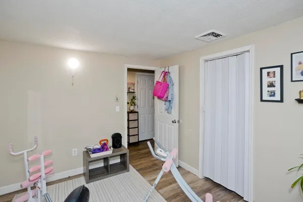 $279,900 | 93 Pendleton Avenue, Springfield, MA 01109