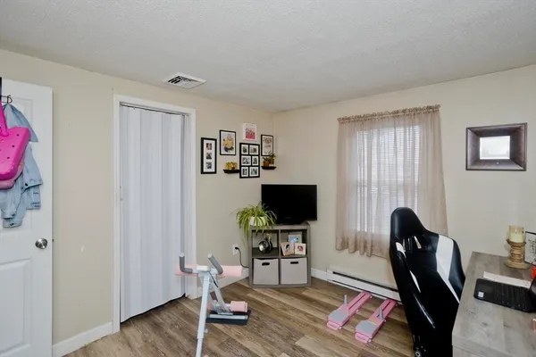 $279,900 | 93 Pendleton Avenue, Springfield, MA 01109