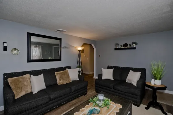 $279,900 | 93 Pendleton Avenue, Springfield, MA 01109