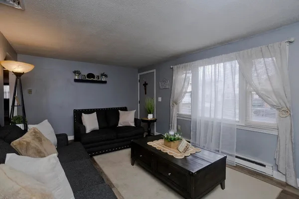 $279,900 | 93 Pendleton Avenue, Springfield, MA 01109